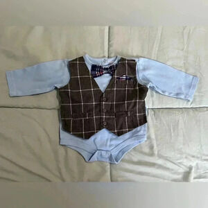 Little lad onsie (size 6-9 Months)